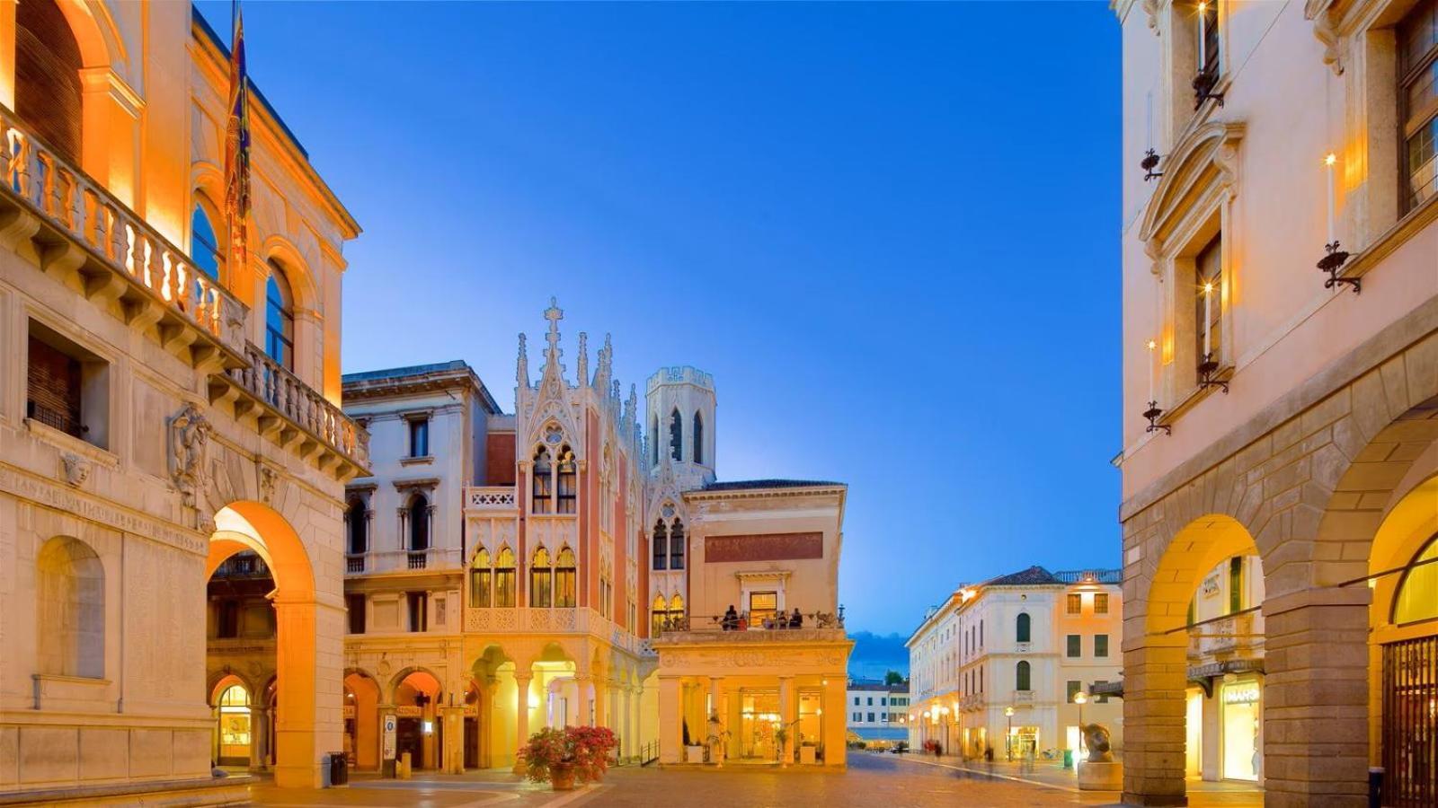 Officine Cavour Casa Dei Leoni Centro Storico Padovaアパートメント エクステリア 写真